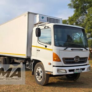 2010 Hino 500 Series Refrigerated Truck with Meat Rails